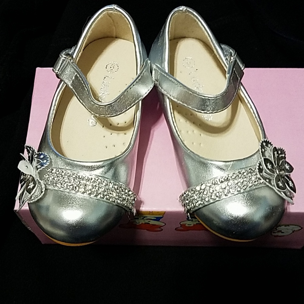 Toddler girl shoe